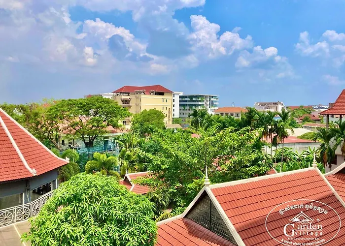 Garden Village Guesthouse & Pool Bar
